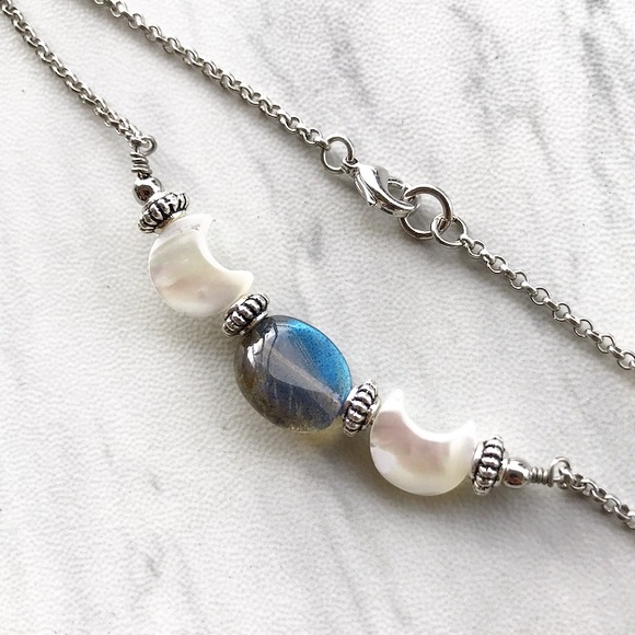 Genuine labradorite & mother of pearl moon choker - Picture 2 of 8